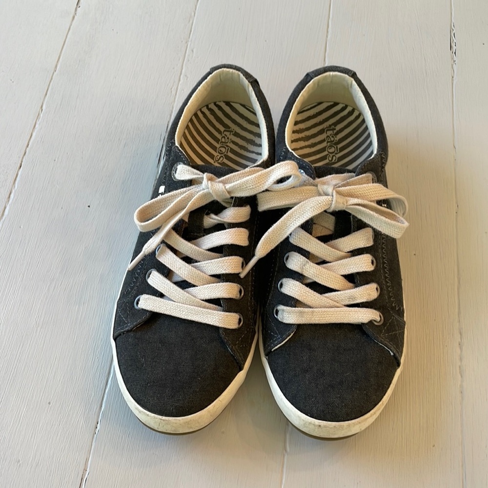 Taos Star sneaker